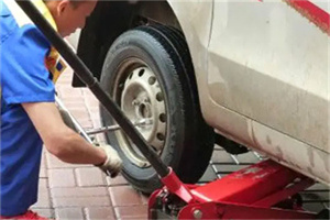 红花岗区附近拖车24小时服务热线电话