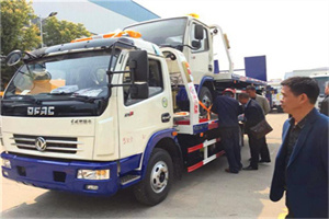 红花岗区汽车道路救援拖车价格